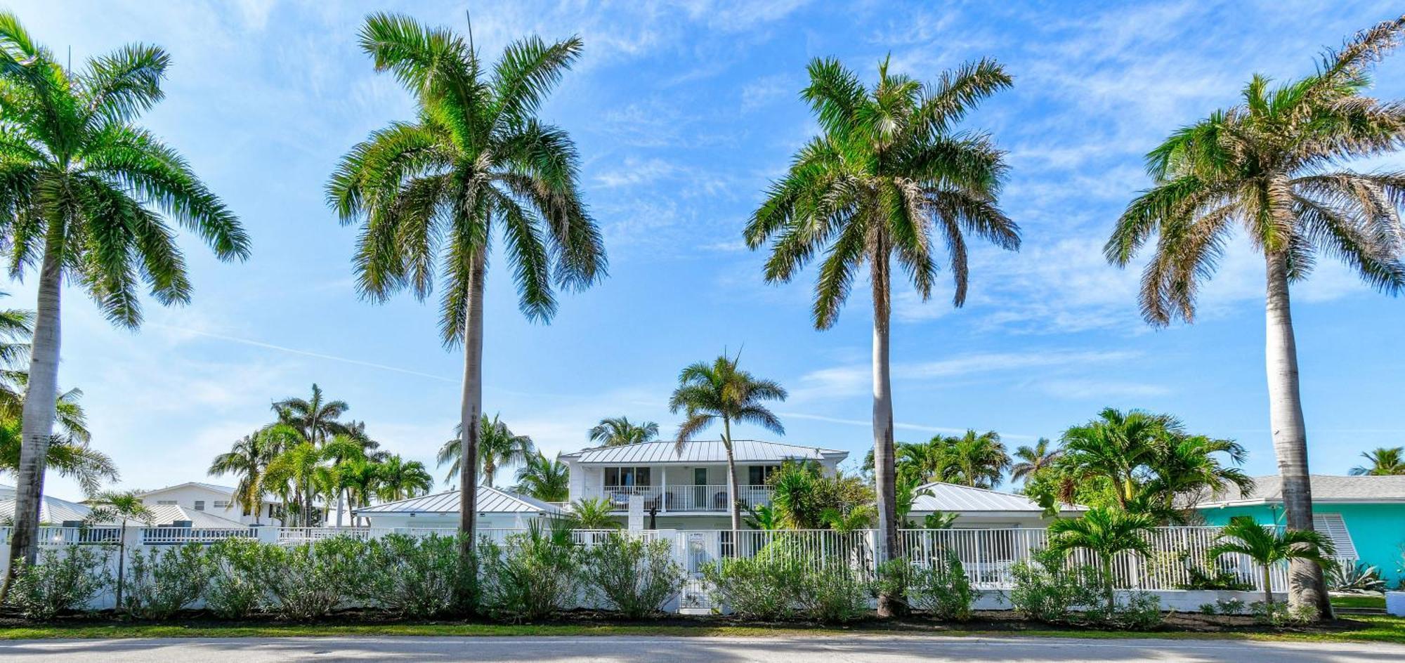 Sunshine Shores Boutique Apartments Palm Beach Shores Dış mekan fotoğraf
