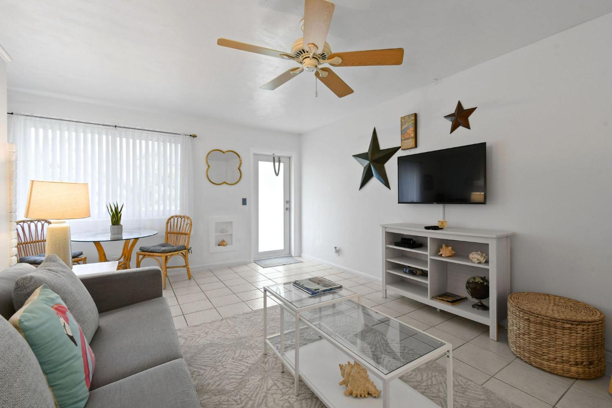 Sunshine Shores Boutique Apartments Palm Beach Shores Dış mekan fotoğraf