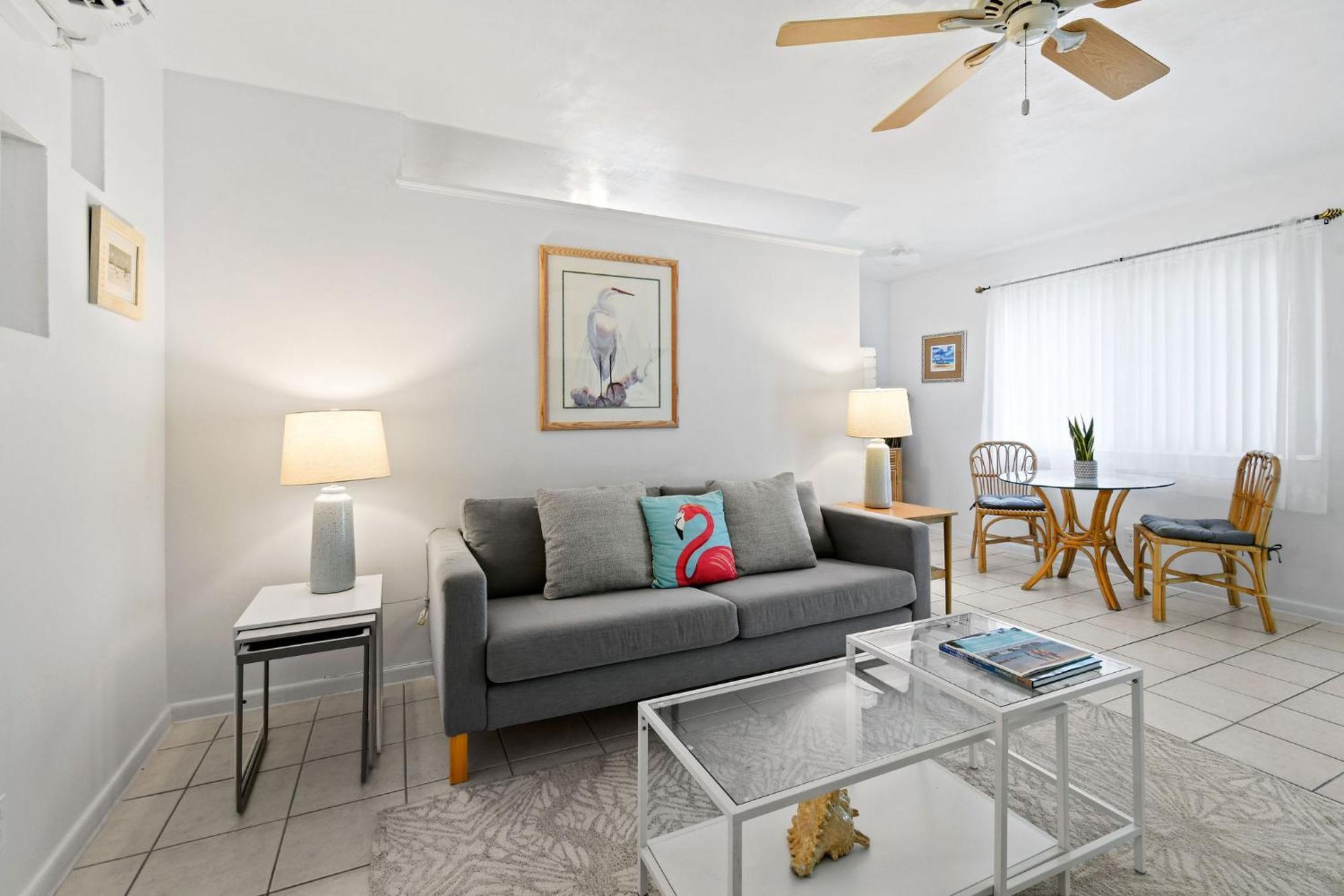 Sunshine Shores Boutique Apartments Palm Beach Shores Dış mekan fotoğraf