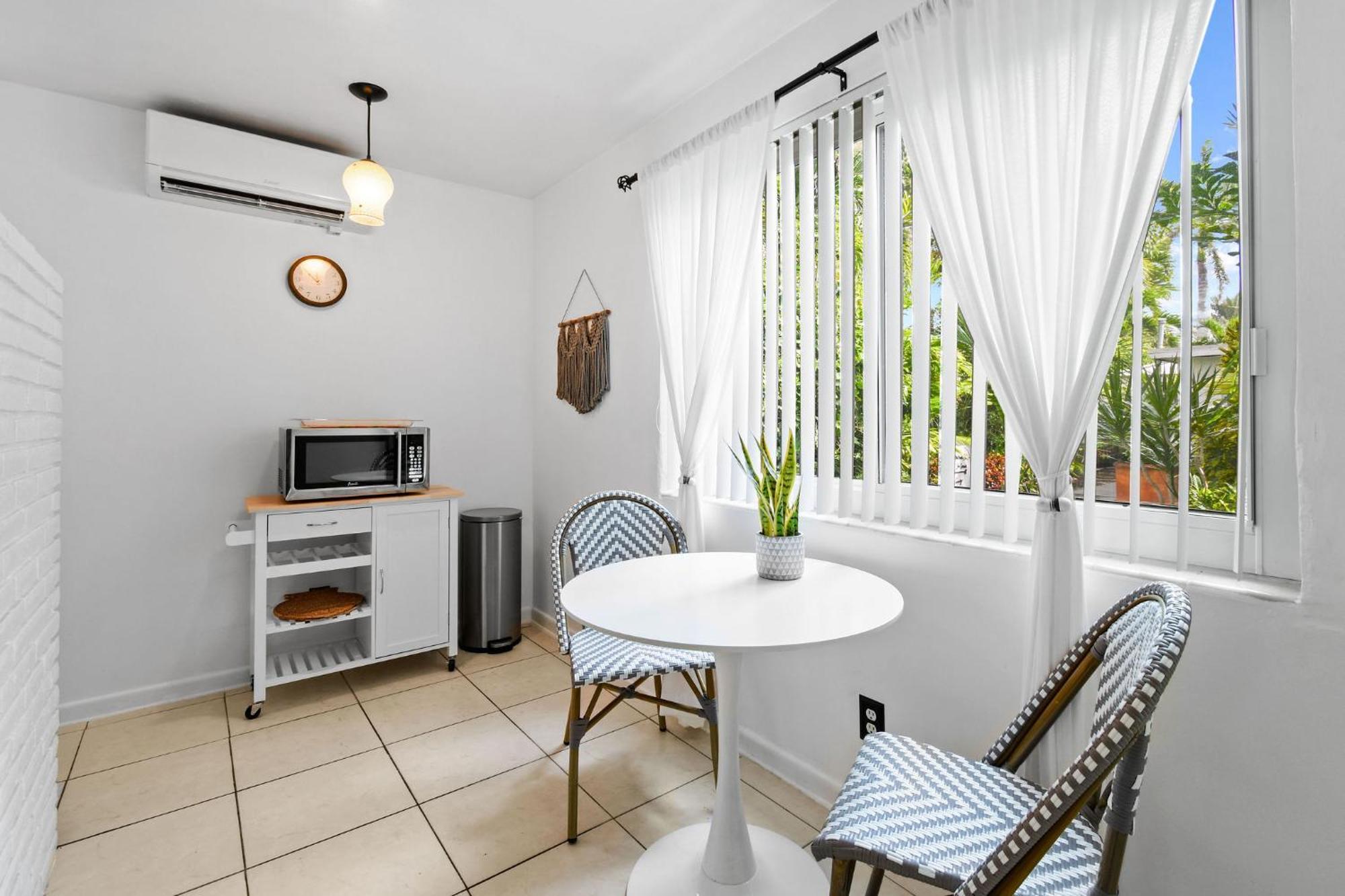 Sunshine Shores Boutique Apartments Palm Beach Shores Dış mekan fotoğraf