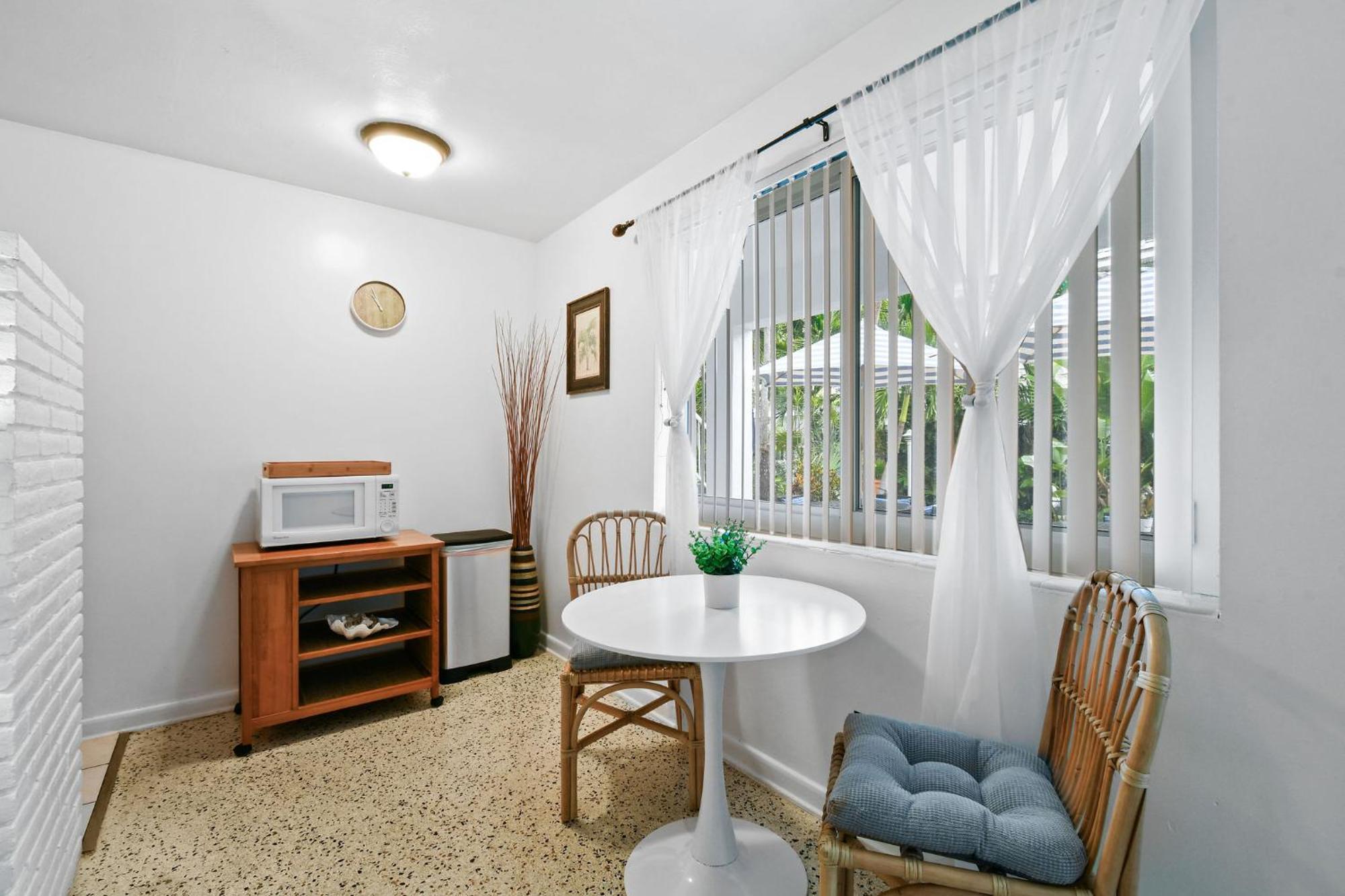 Sunshine Shores Boutique Apartments Palm Beach Shores Dış mekan fotoğraf