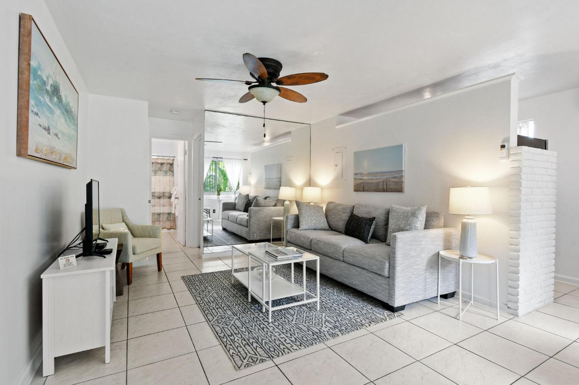 Sunshine Shores Boutique Apartments Palm Beach Shores Dış mekan fotoğraf