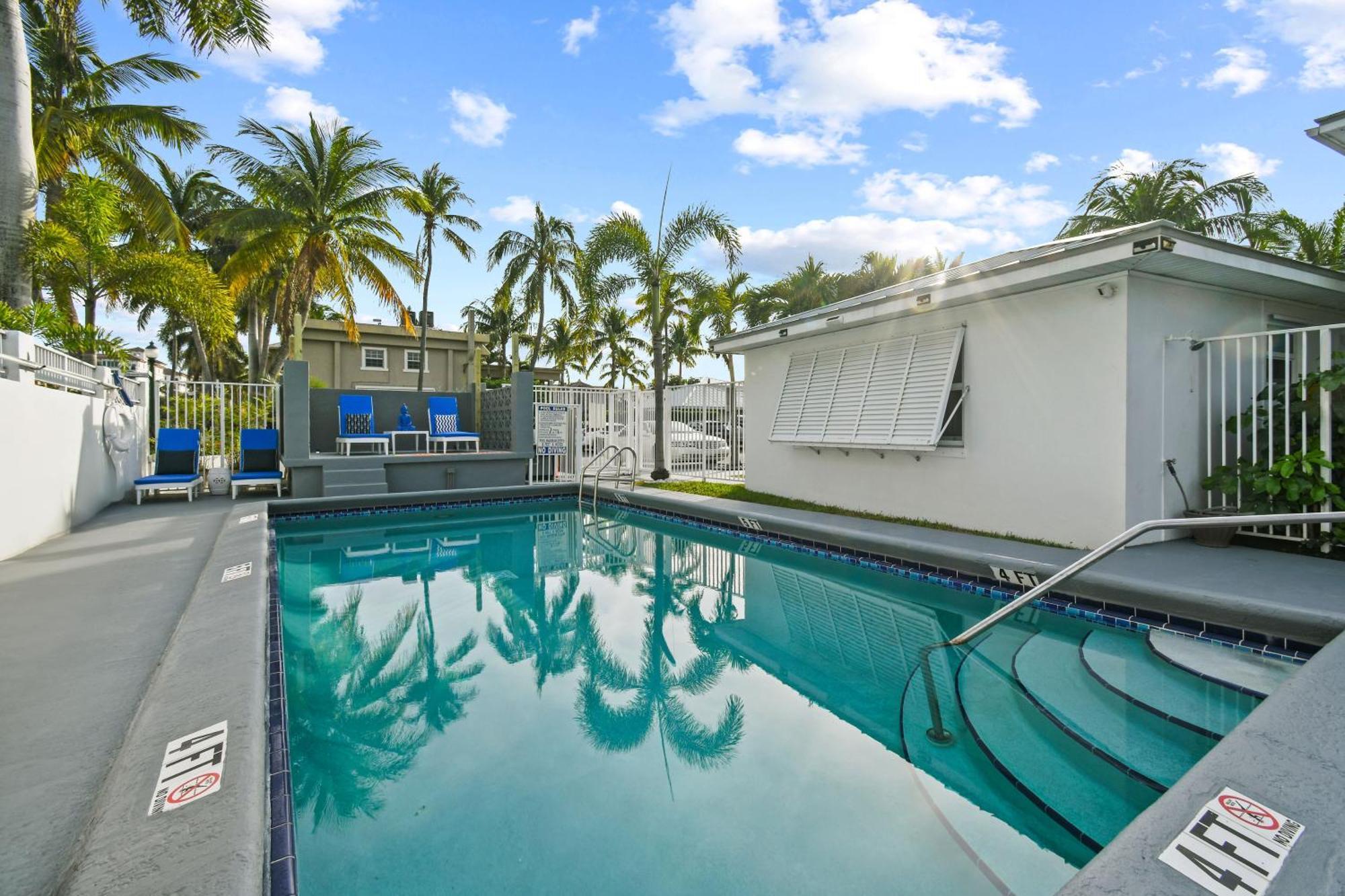Sunshine Shores Boutique Apartments Palm Beach Shores Dış mekan fotoğraf