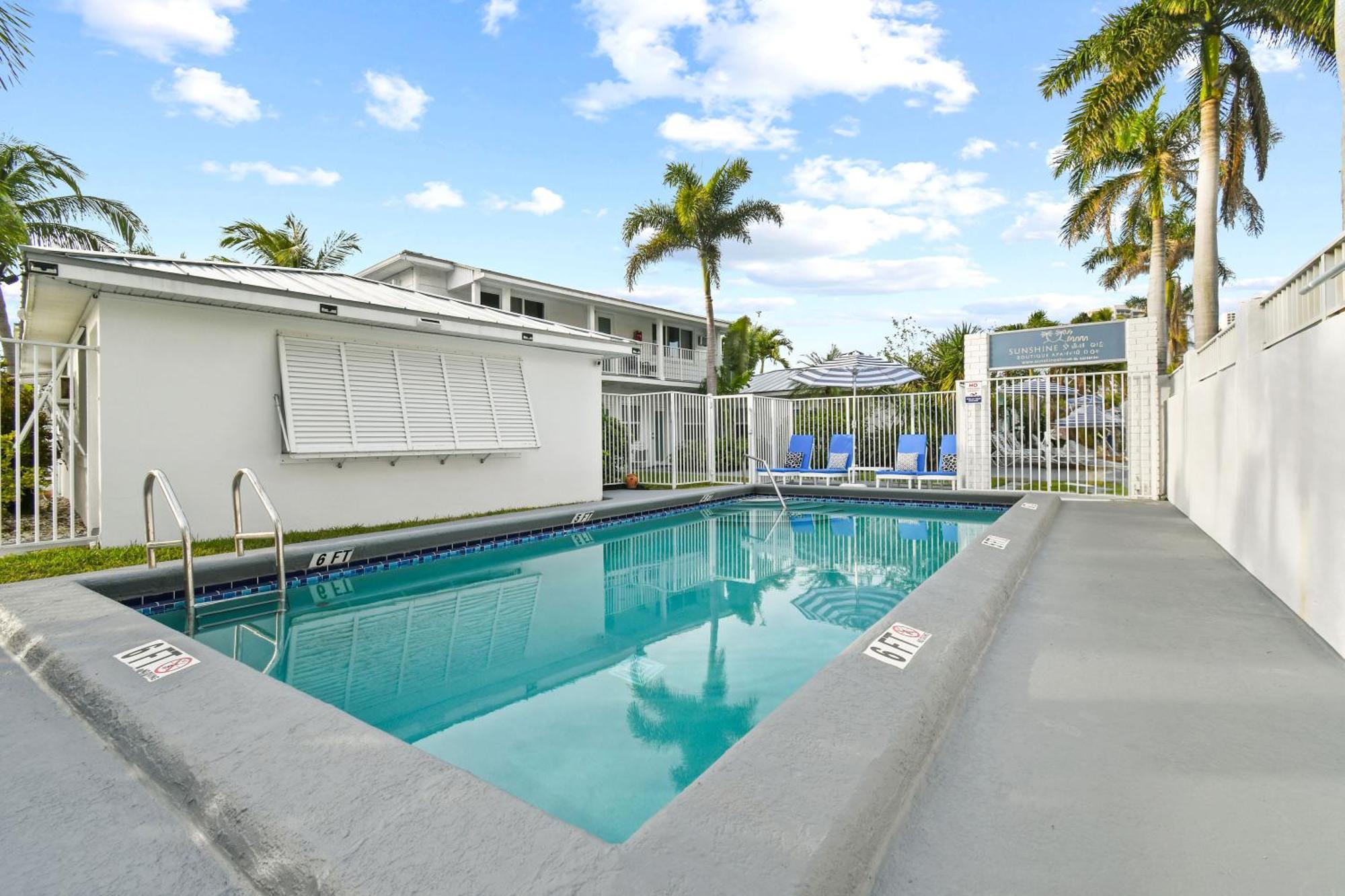 Sunshine Shores Boutique Apartments Palm Beach Shores Dış mekan fotoğraf