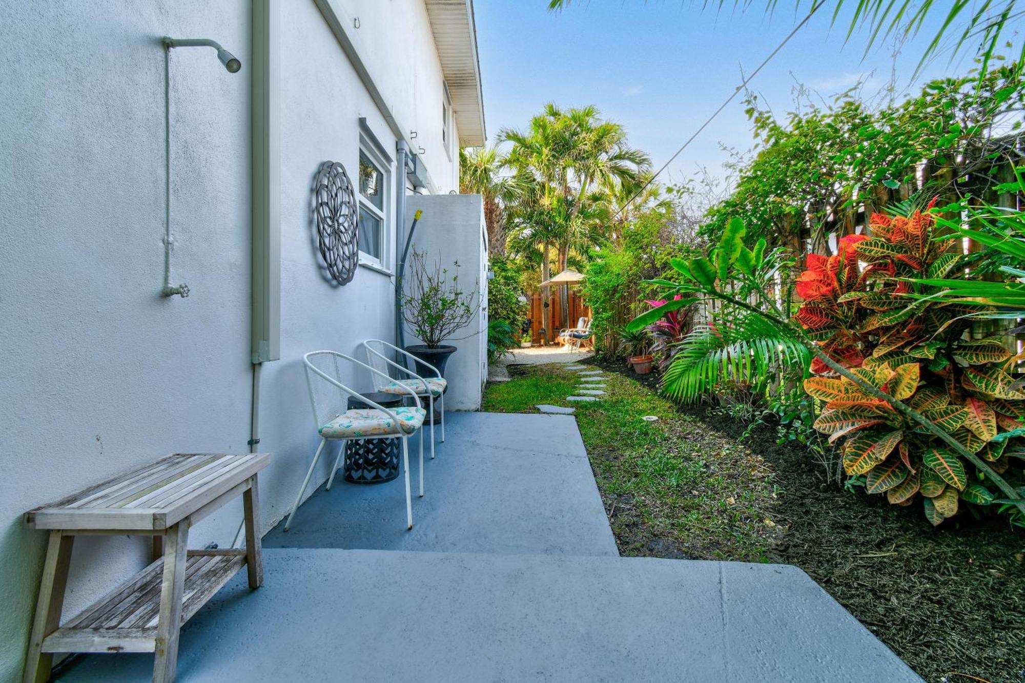 Sunshine Shores Boutique Apartments Palm Beach Shores Dış mekan fotoğraf