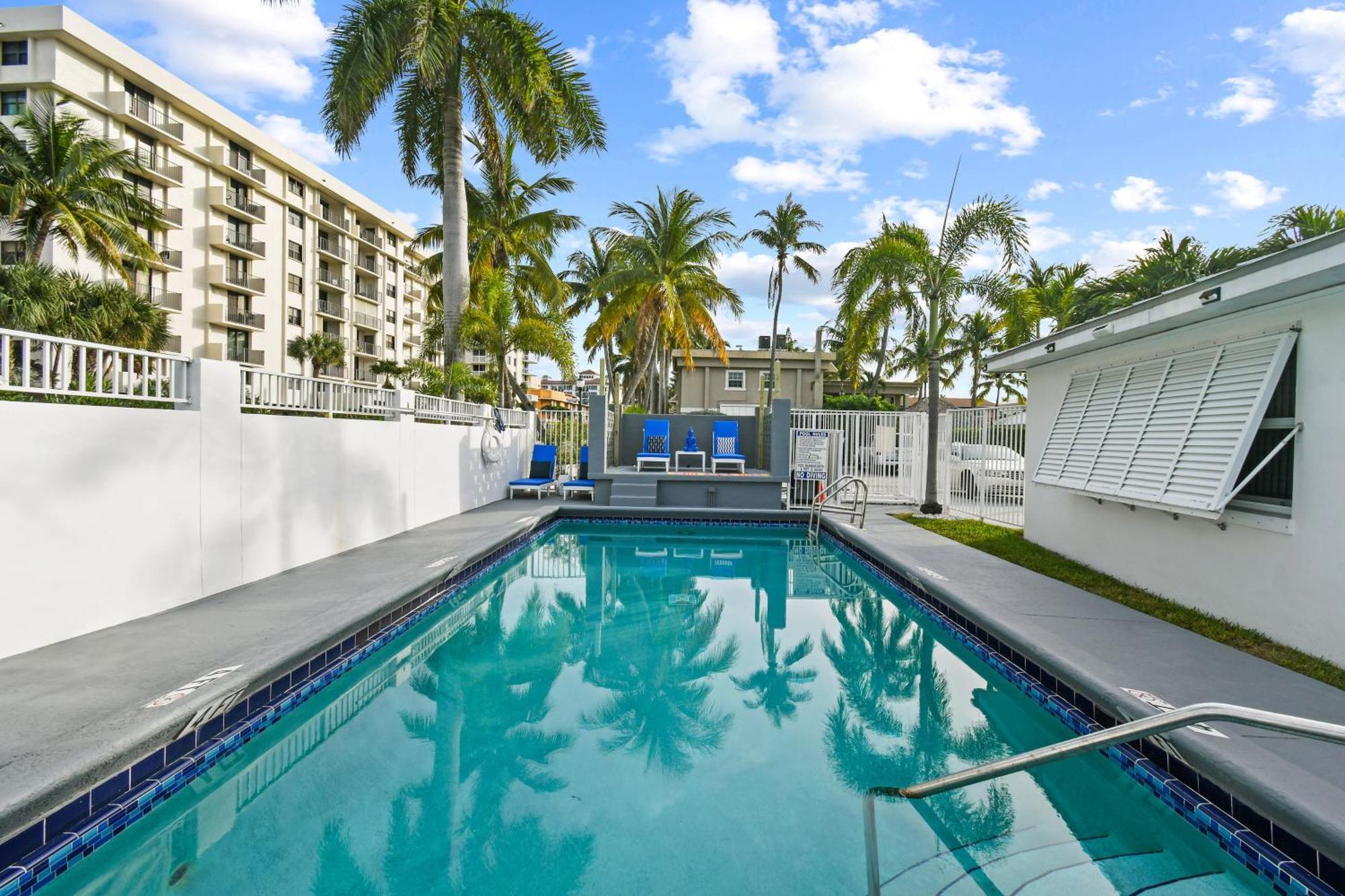 Sunshine Shores Boutique Apartments Palm Beach Shores Dış mekan fotoğraf